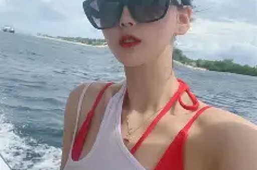 真猛！女演员周也卧室亲密被拍拥抱接吻一条龙粉丝提醒拉窗帘